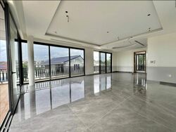 Canberra Drive (D27), Semi-Detached #477857561